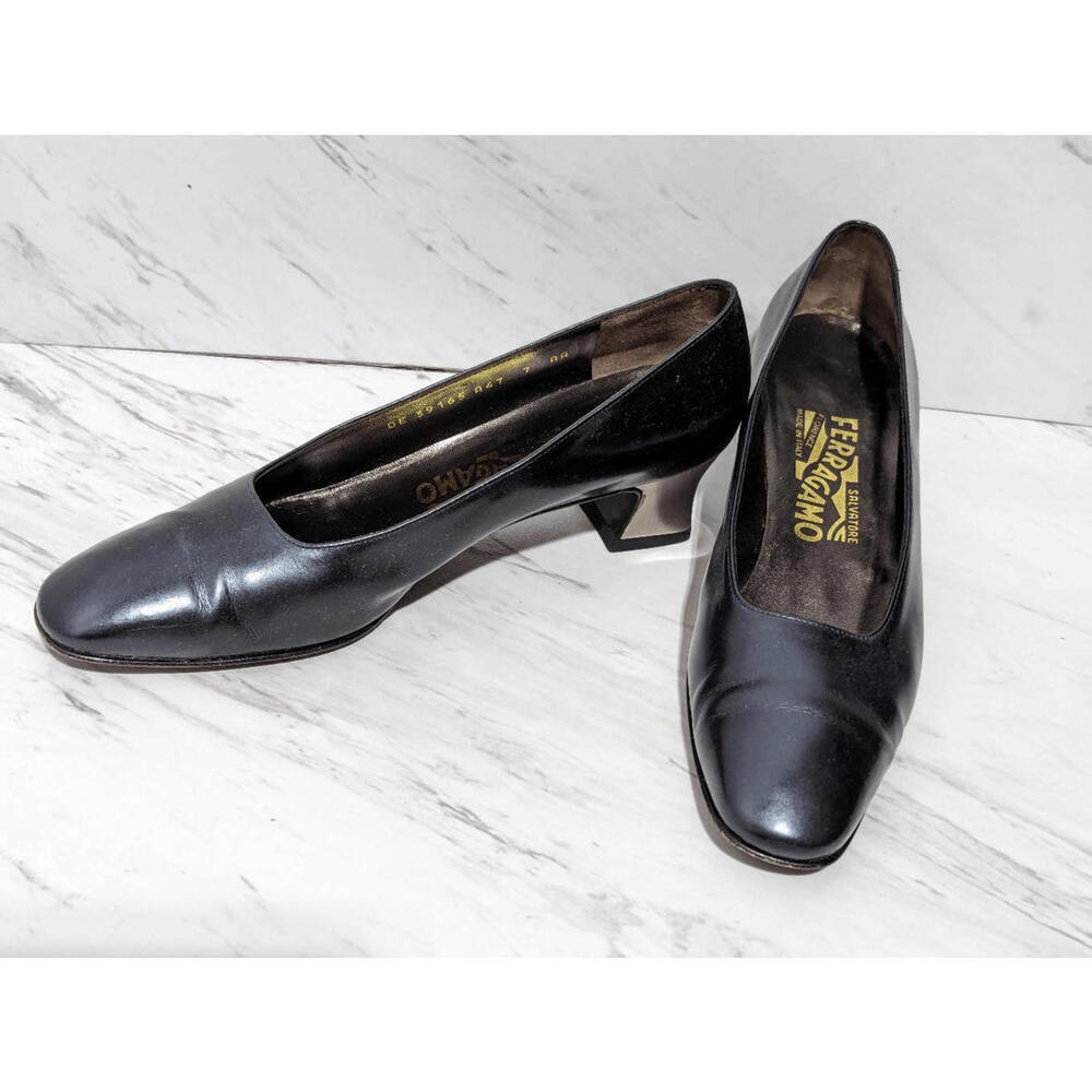 Salvatore Ferragamo Women's Gun Metal Blue Leather 1.5" Silver Heeled Pump 7AA